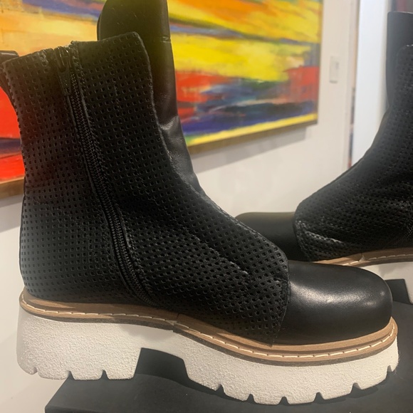 Patrizia Bonfanti Black Boots Kuni Perforated 6.5 - Picture 2 of 5